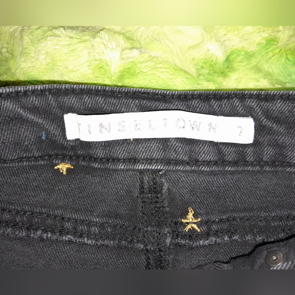 Shorts - Picture 6 of 6